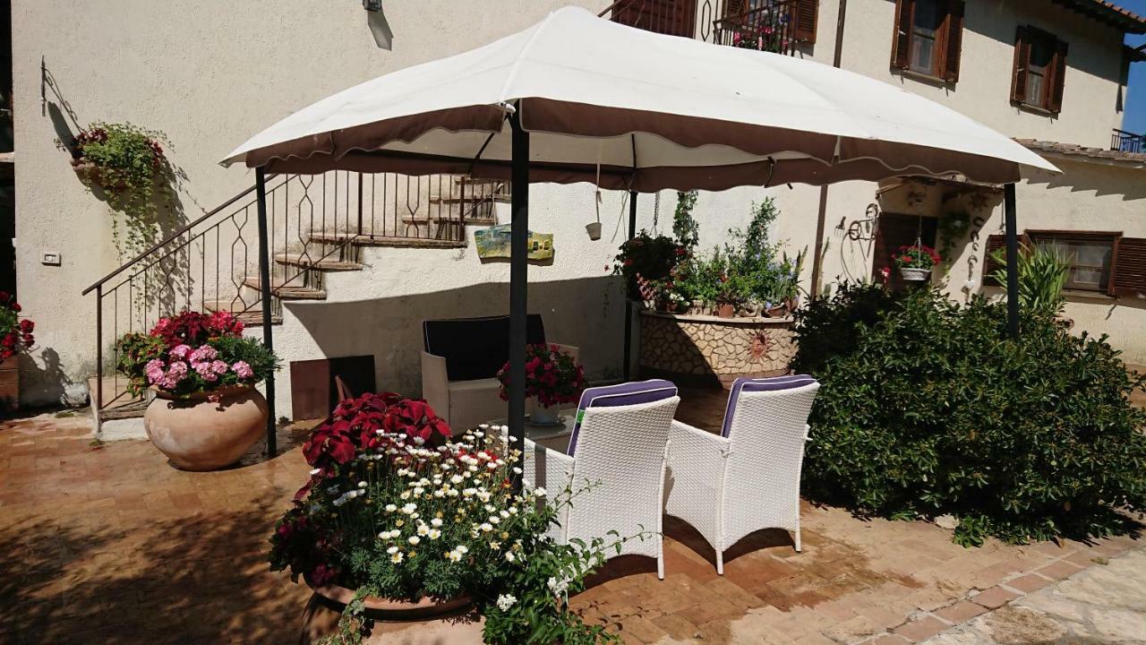 Bed And Breakfast Casale Isorella San Gemini Exterior photo